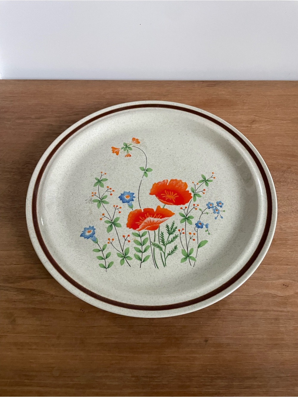 Vintage Floral Stoneware Dinner Plate - Cream with Red Poppy Design
